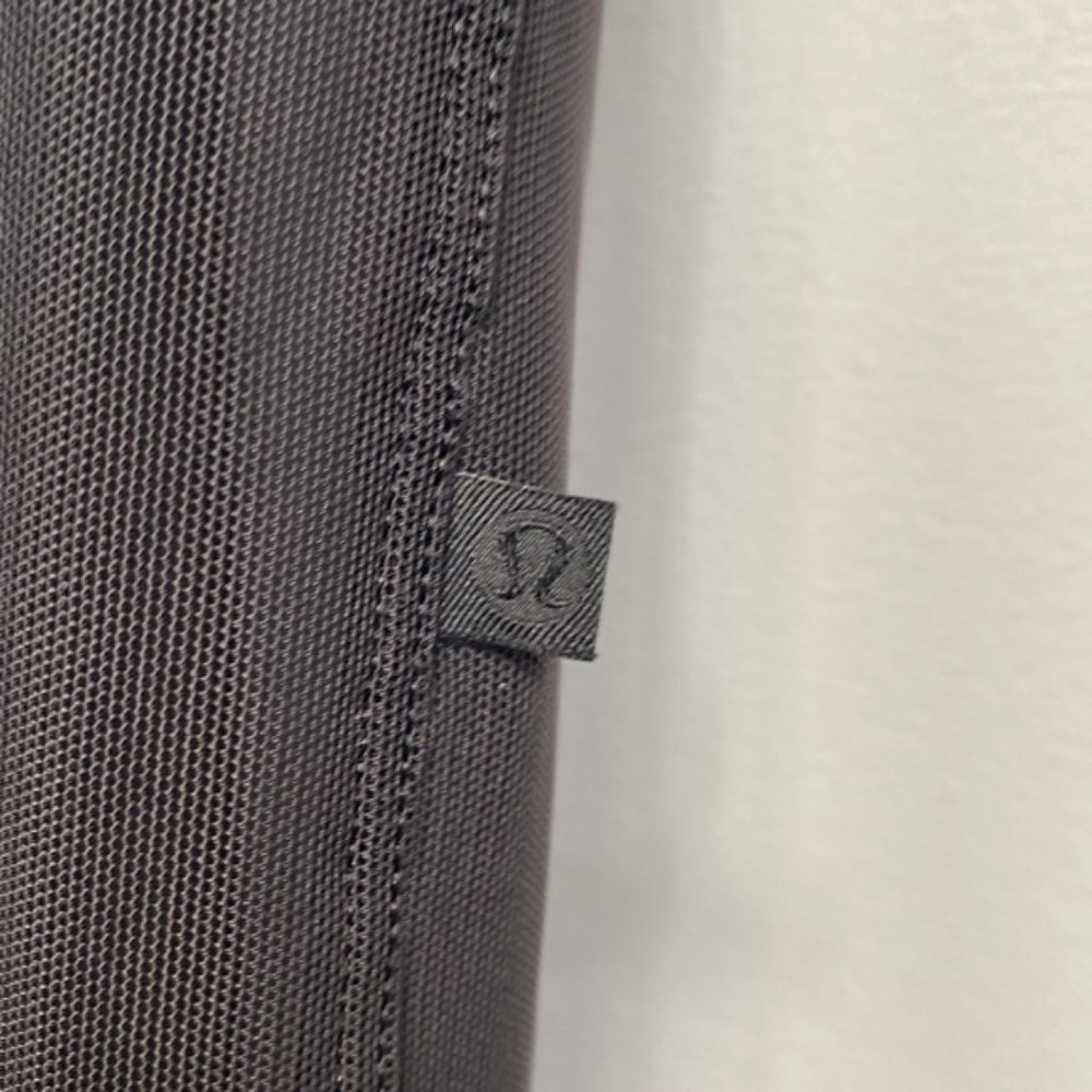 ❗️SOLD❗️2018 Lululemon Black Mesh Short Sleeve Mini Ready To Reach Dress Size 6 - Picture 7 of 8